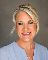 Melanie James